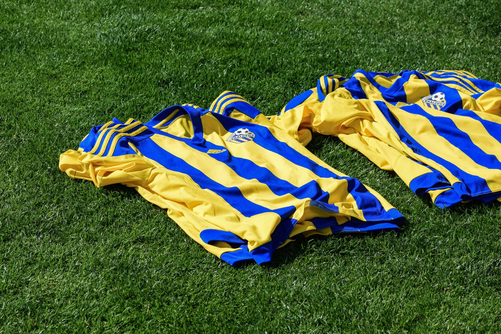 Fleck auf Fußballkleidung